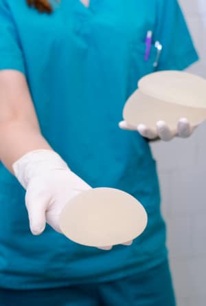 Breast implants silicone vs saline